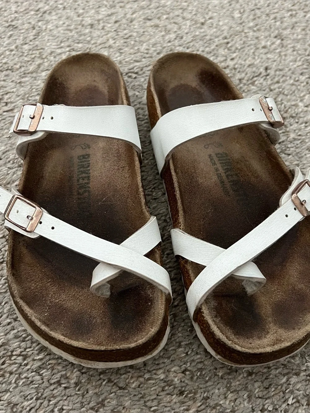 Birkenstock White Leather Slip-On Sandals with Rose Gold Buckles Size 38. 7/7.5